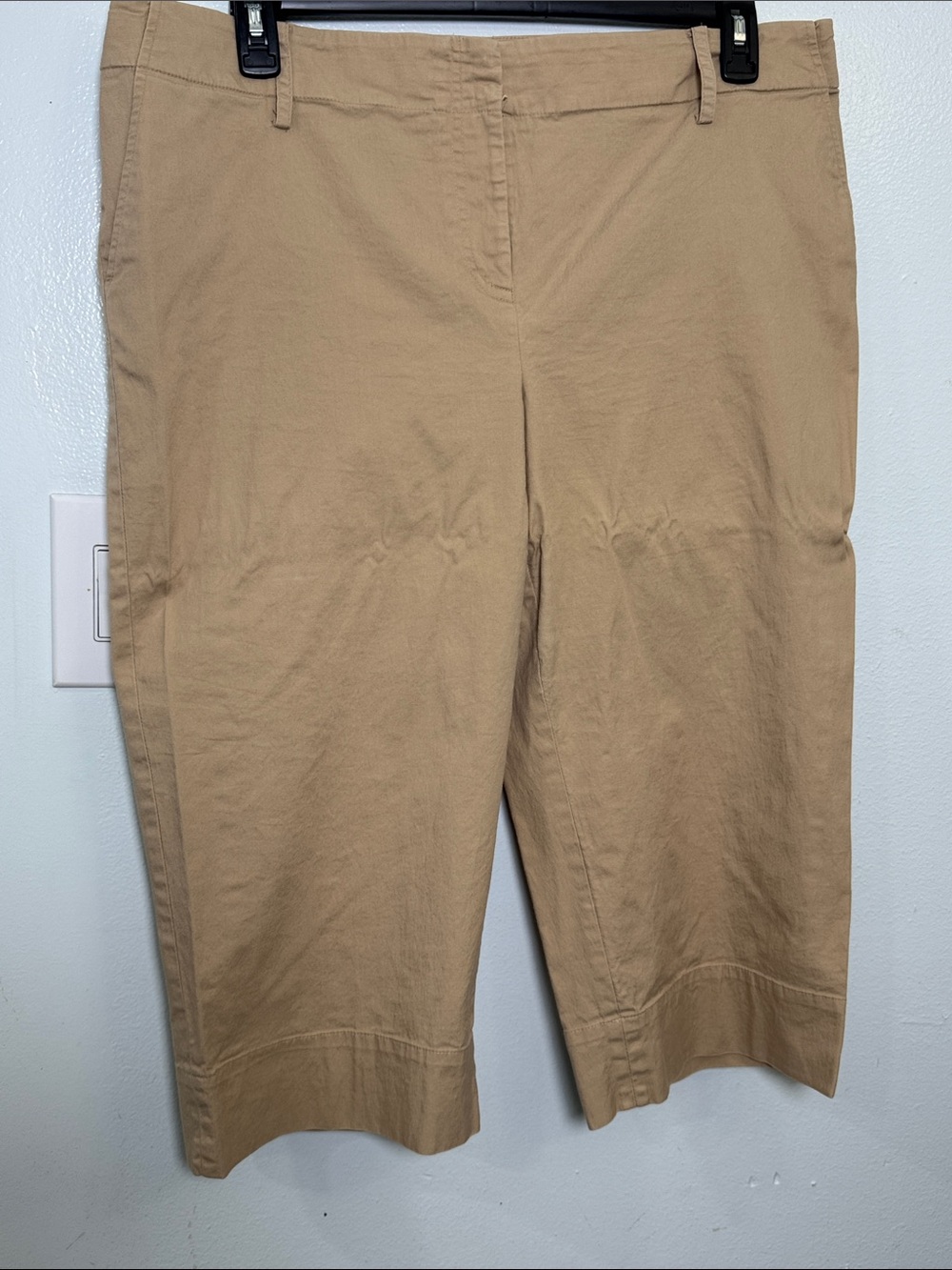 Apostrophe Tan Capris
